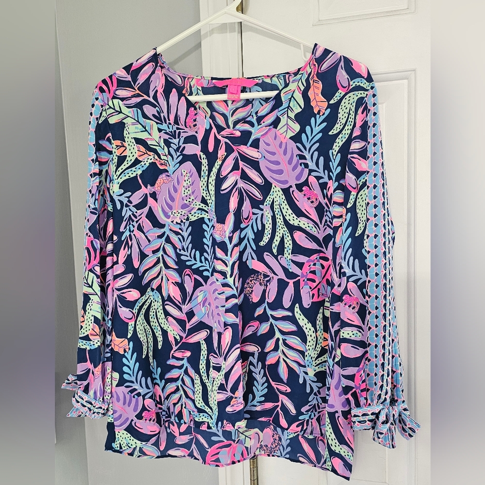 Lilly Pulitzer Navy Multicolor Tropical V-Neck Blouse